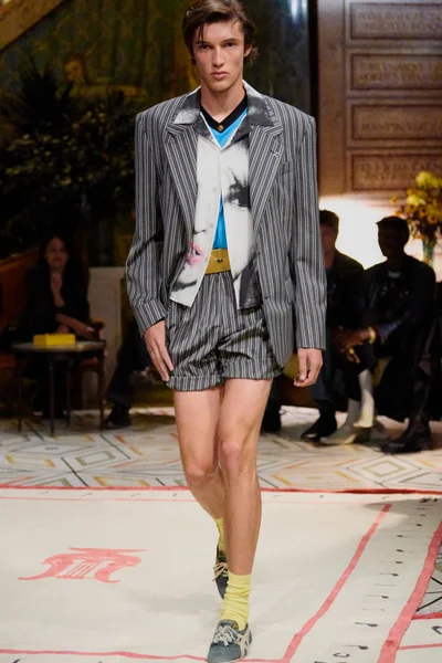 Look 61